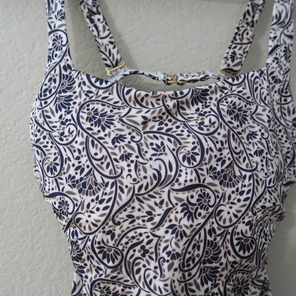 Athleta Aqualuxe Batik Floral Tankini Swim Top Bra-Sized Pool Resort Swimsuit - Picture 3 of 8
